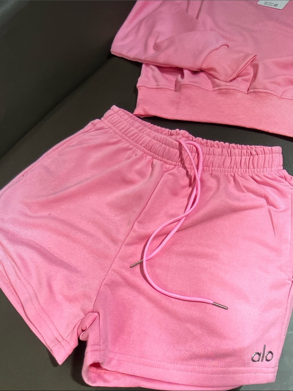ALO Yoga Pink Cropped Sweatshirt & Drawstring Shorts Set Size M - Picture 8 of 11